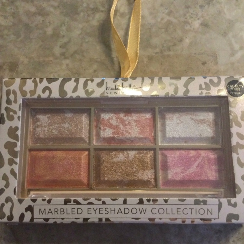Hp! 🎉Nicole Miller marbled eyeshadow collection